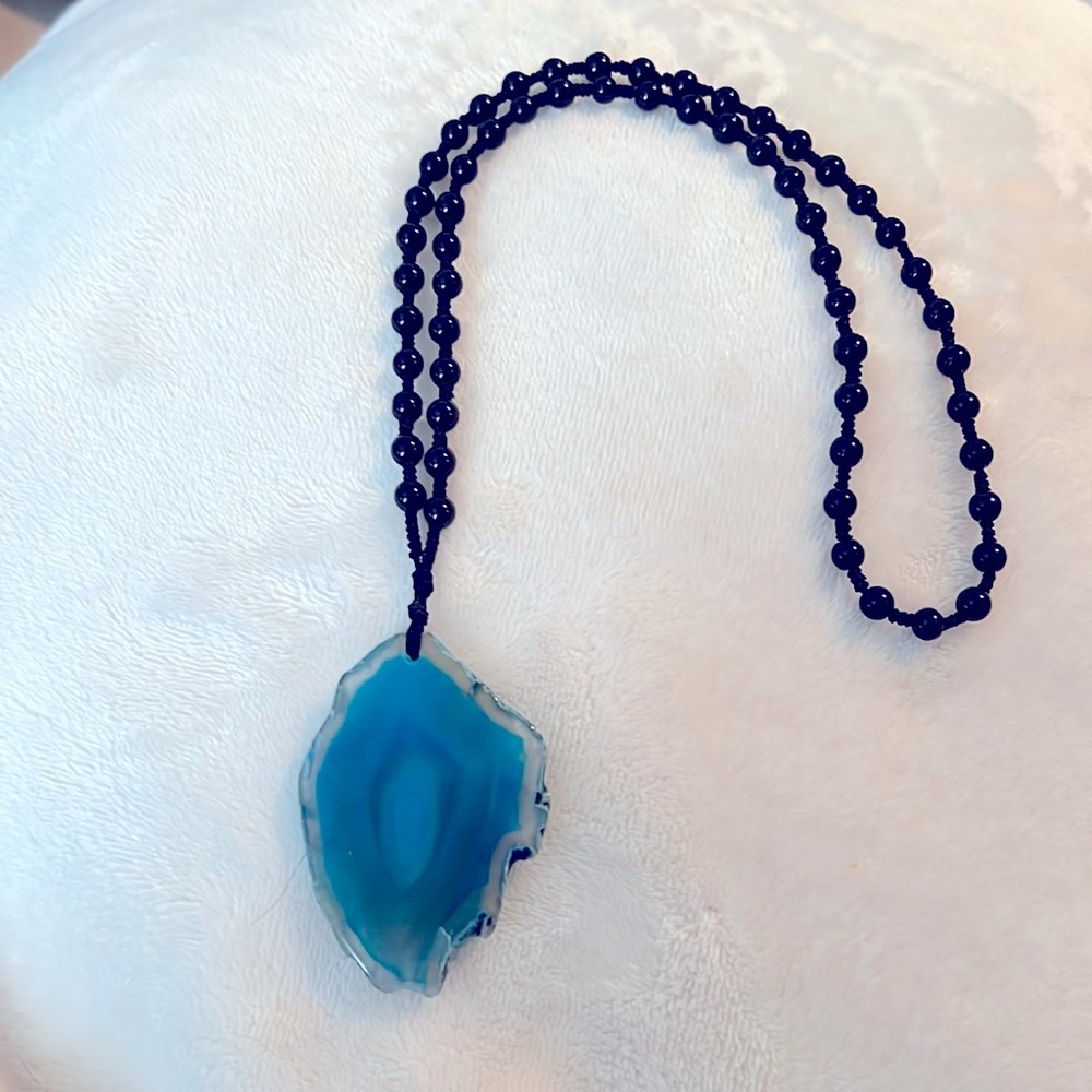 Lovely blue agate slice necklace ✨